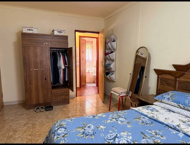 2 BEDROOM HOUSE FOR SALE IN GEELHOUTPARK